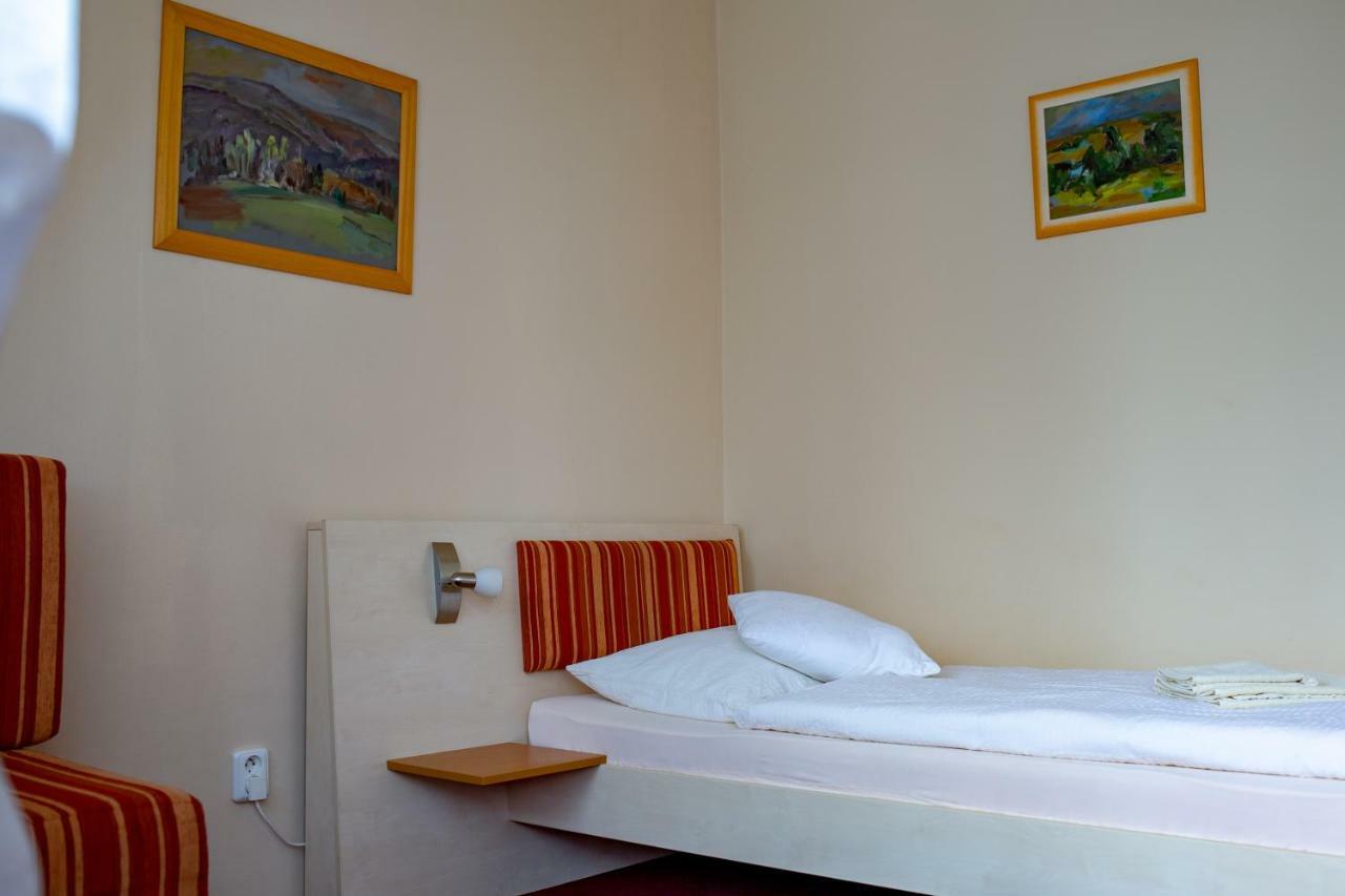 Penzion Na Kurtech Opava Luaran gambar